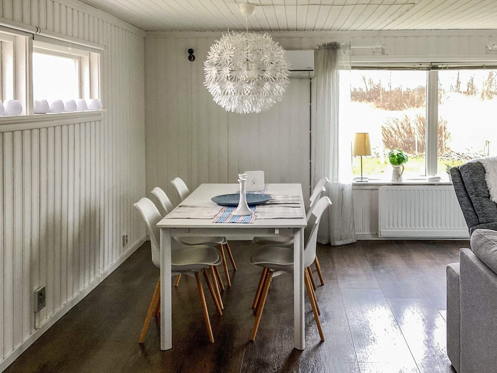 Family Holiday Home by the Sea