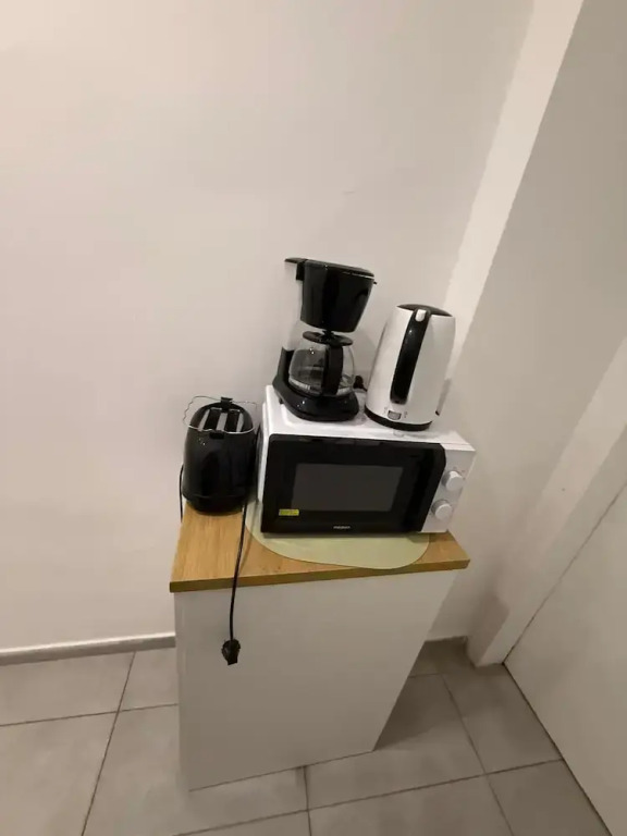 2BR Apartment 10 Min Walk to Westbahnhof