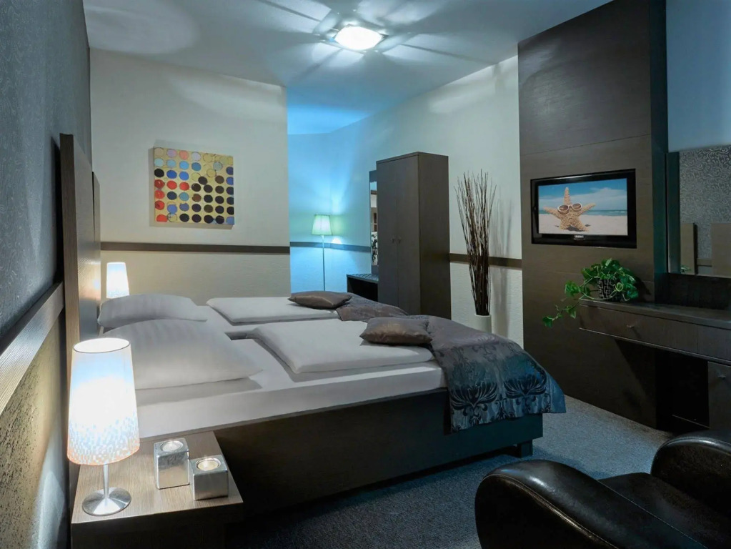 HOTEL CENTRUM with free parking