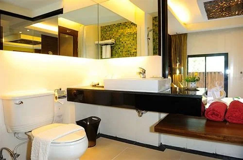 White Peach Hotel