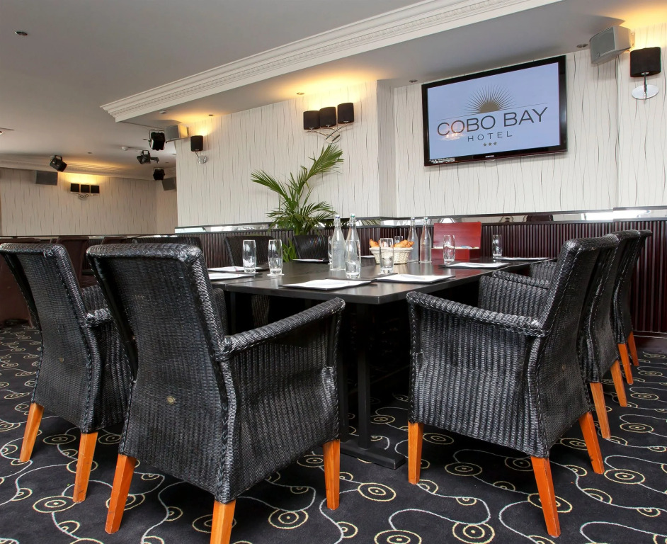 Cobo Bay Hotel
