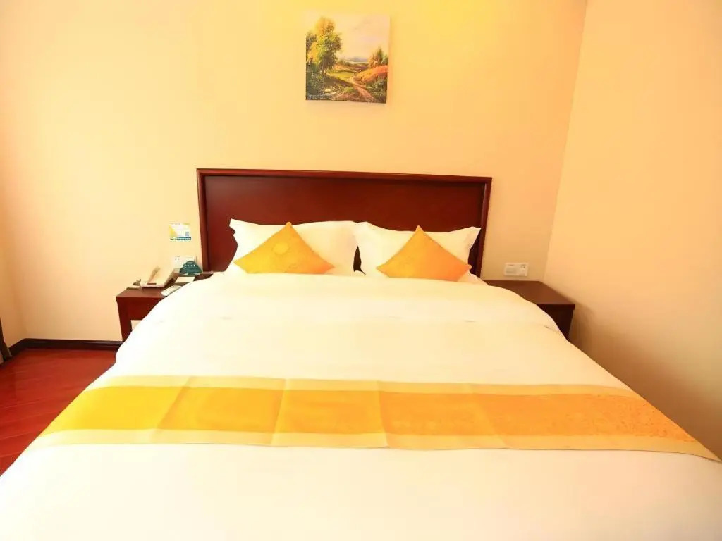 GreenTree Inn Qingdao Licang Shuyan Road Daweng Square Express Hotel