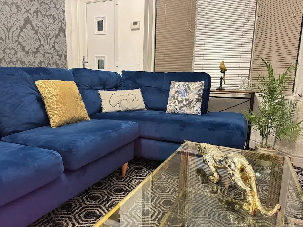Sheffield - House - Sleeps 5 - Parking - Garden