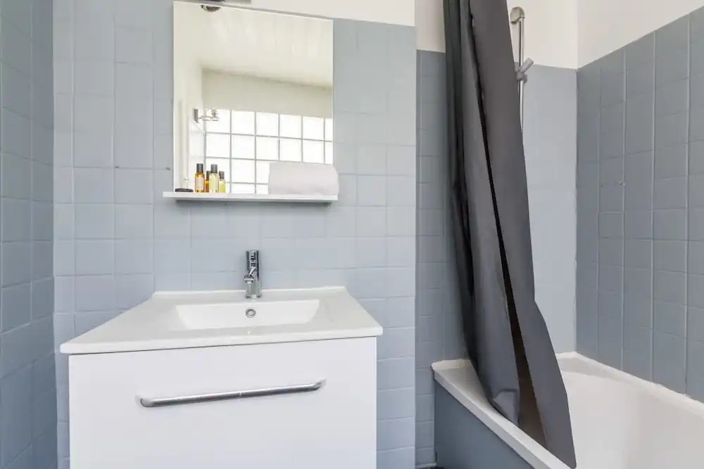 Homely Apartment Near Place de la Victoire