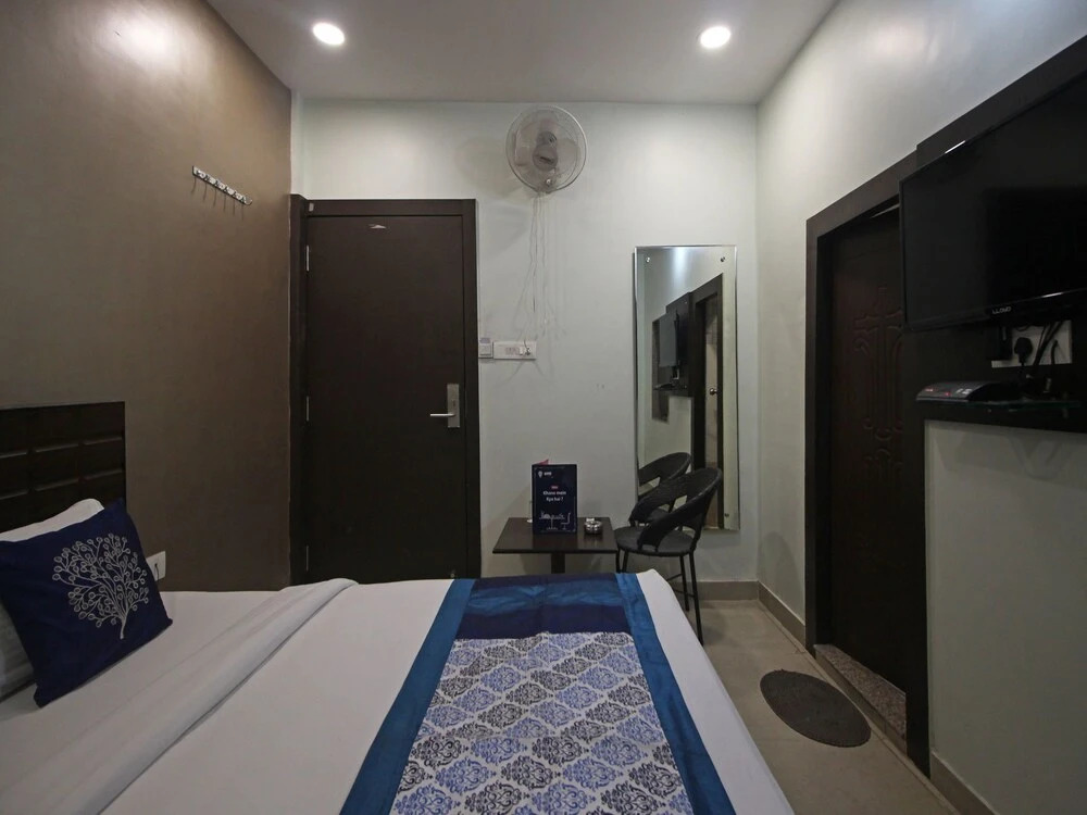 OYO 7843 Hotel Comfort Inn