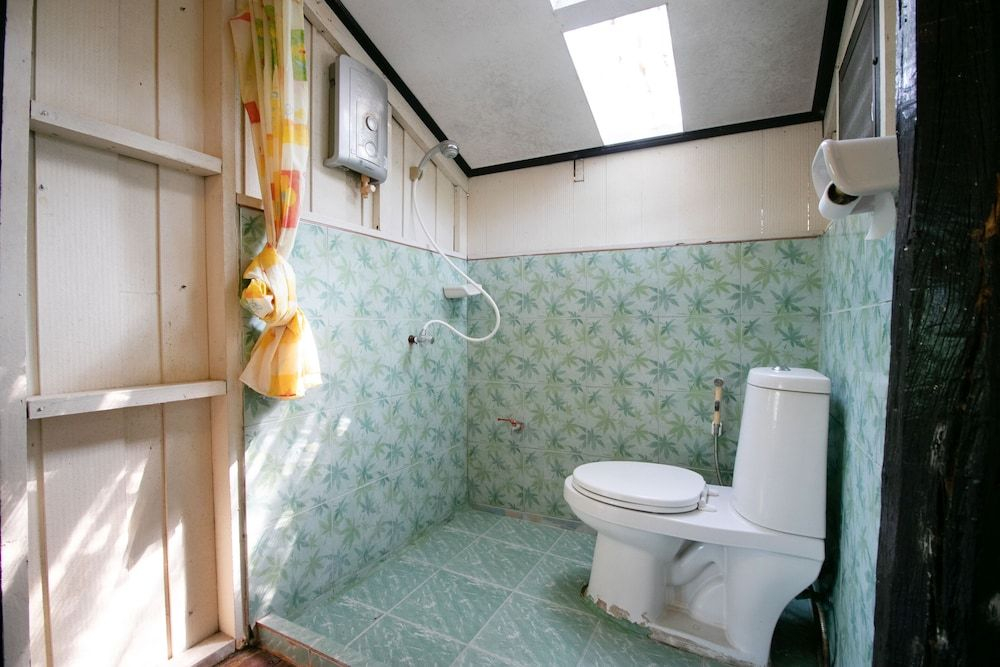 OYO 402 Raknatee Resort