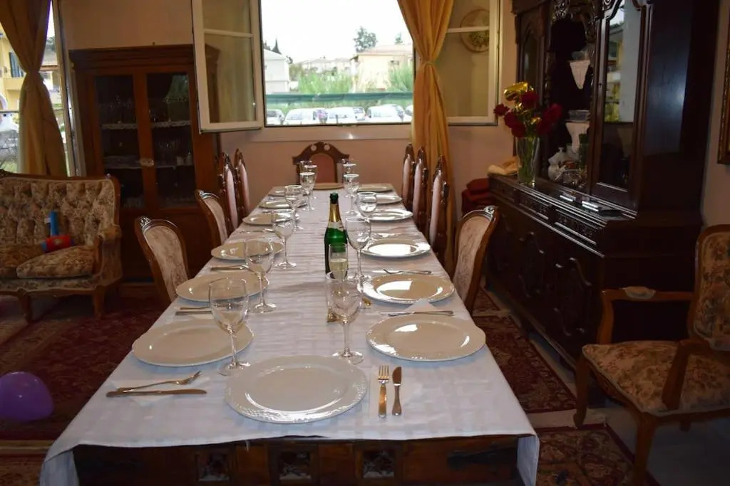 Private Villa AKOBARA, 2km from city center