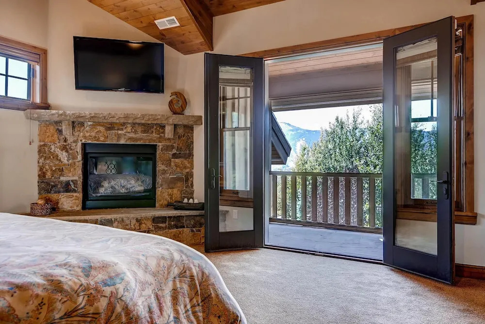 Snowtop Manor by Park City Lodging
