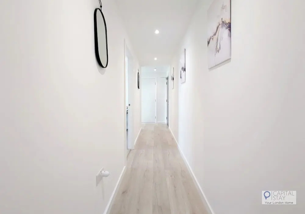 Deluxe Serviced Three Bedroom Apartment