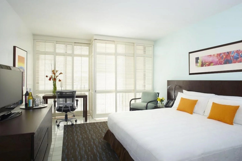 Halepuna Waikiki by Halekulani - NO RESORT FEE