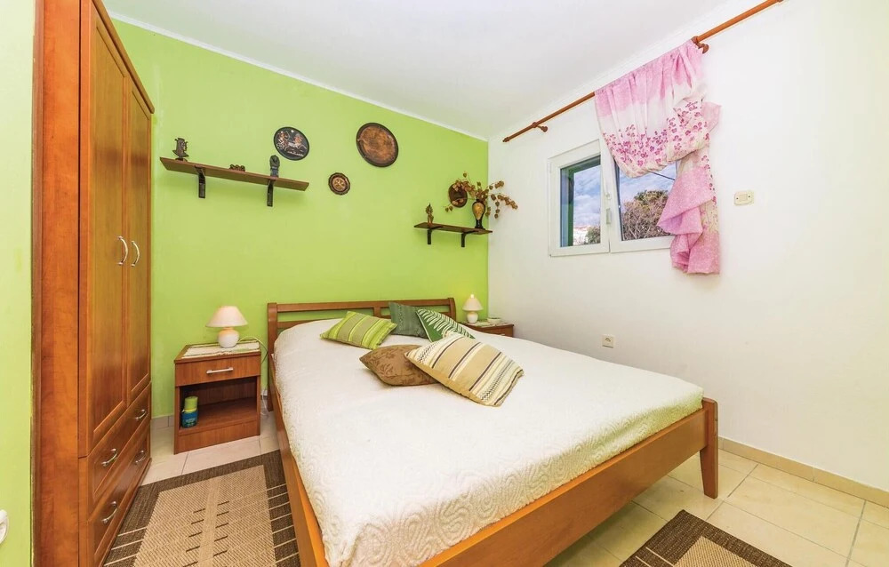 Nice Apartment in Seget Vranjica With 2 Bedrooms and Wifi