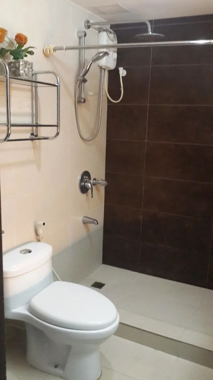 Romantic 1 Bedroom Condo at The Redwoods Condominium
