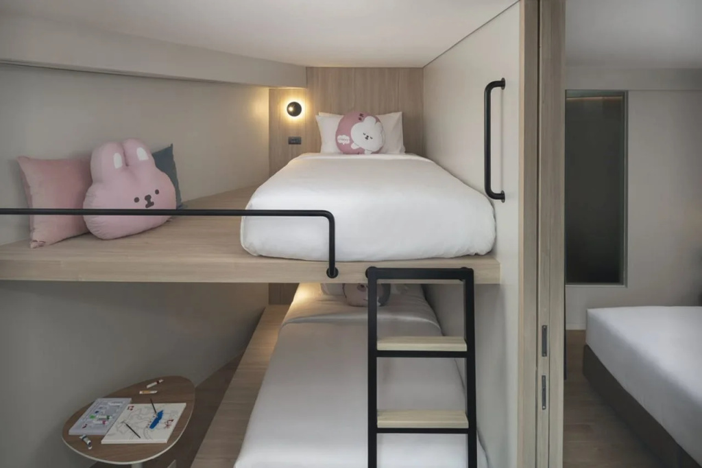 Отель JonoX Phuket Karon Hotel