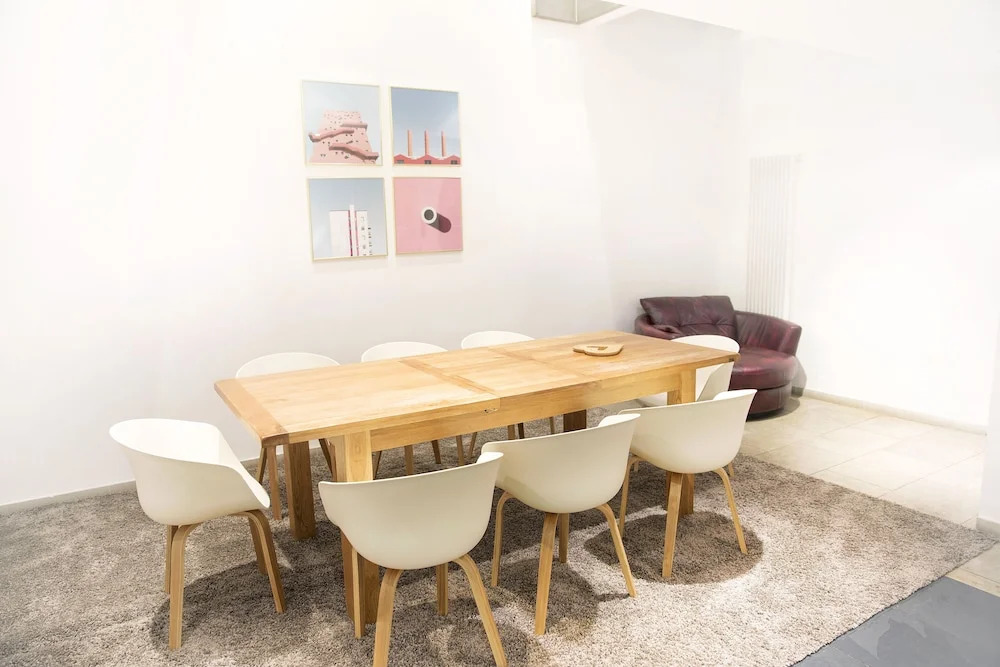 The Holborn Lights - Modern 3BDR Home with Rooftop Terrace & Garage