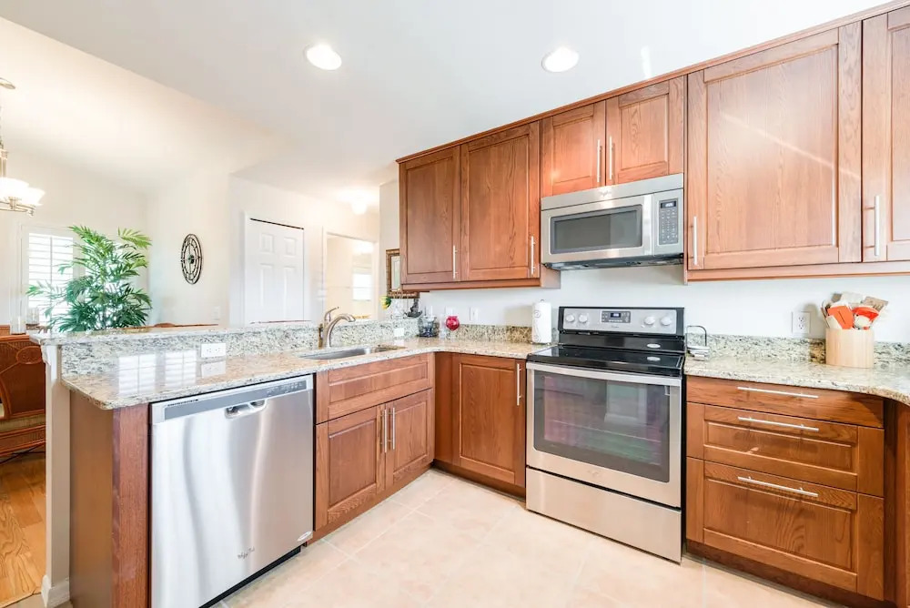 2305 SW 19th Home 3 Bedrooms 2 Bathrooms Home