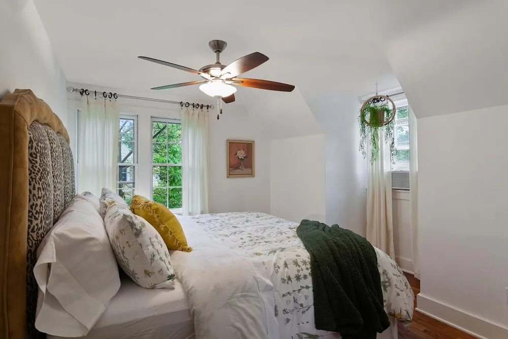 Holly House - Half Mile from Greenway Trail - Near U of A