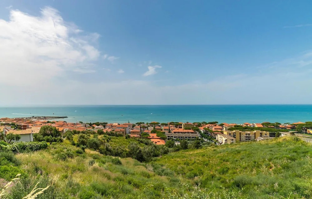 Nice Home In Castiglione Della Pesc