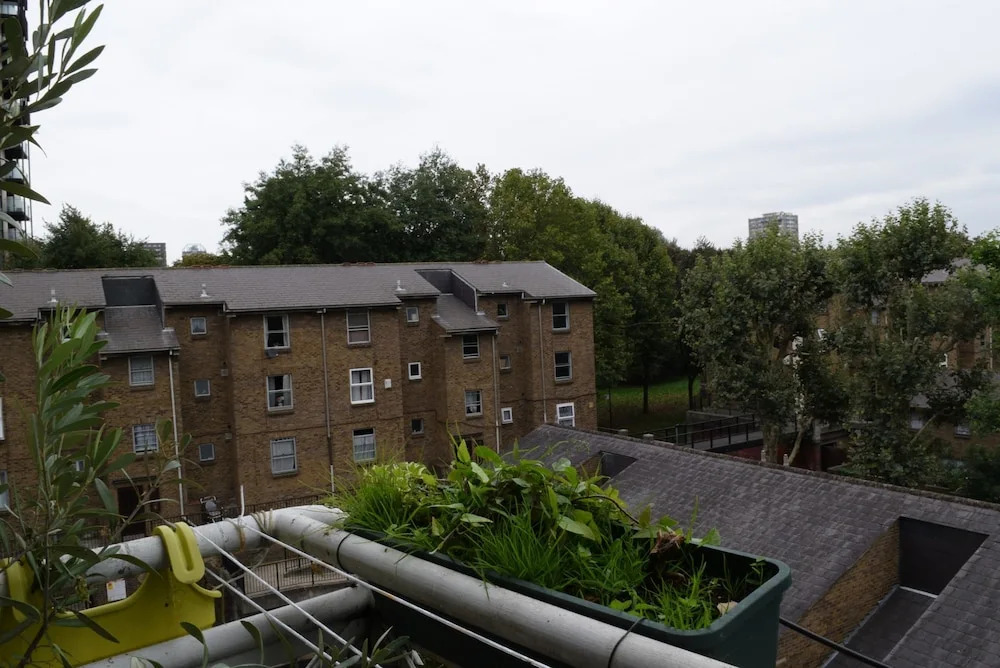 Bright 2 Bedroom Apartment Along the Thames