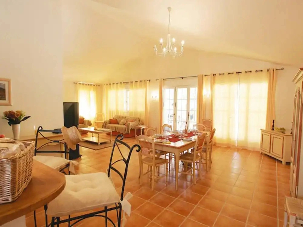 Village Duplex for 8 With Spa, Fayence