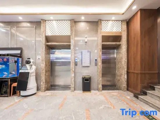 Starway Hotel (Delingha Road Chengdong Wanda Plaza)