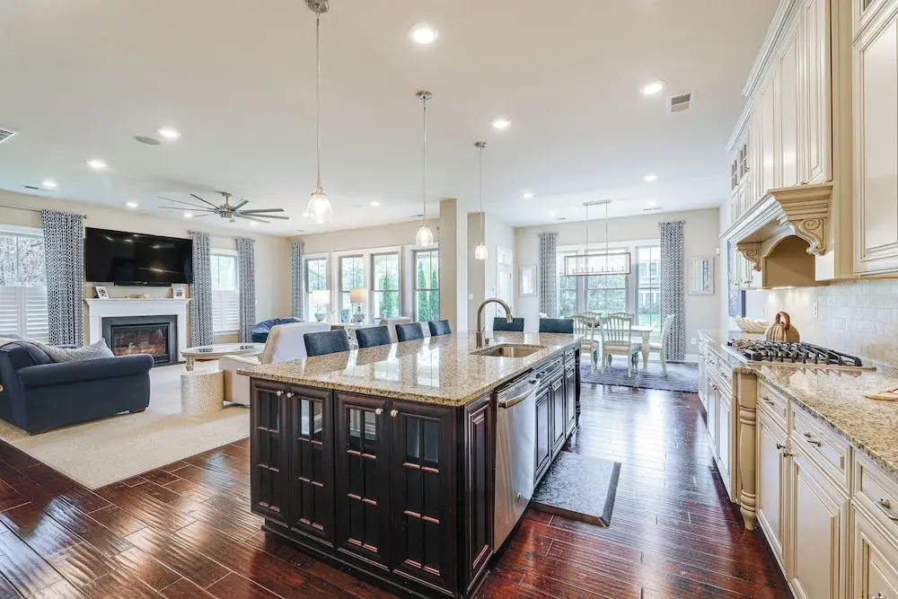 Furnished Outdoor Space: Family Home in Ocean View