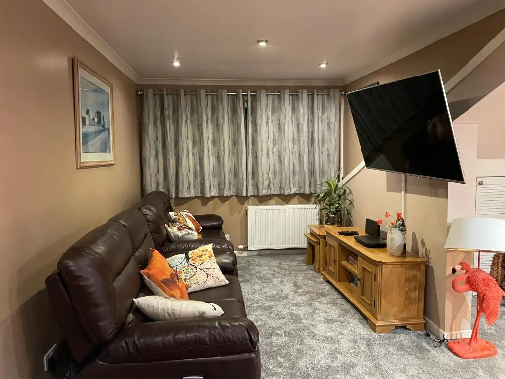 Premium 2nd floor 2 bed Apt sleeps 4 adults in Oban town