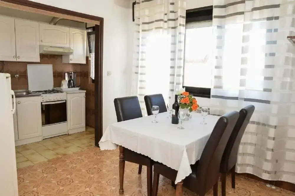 Apartments Sestan