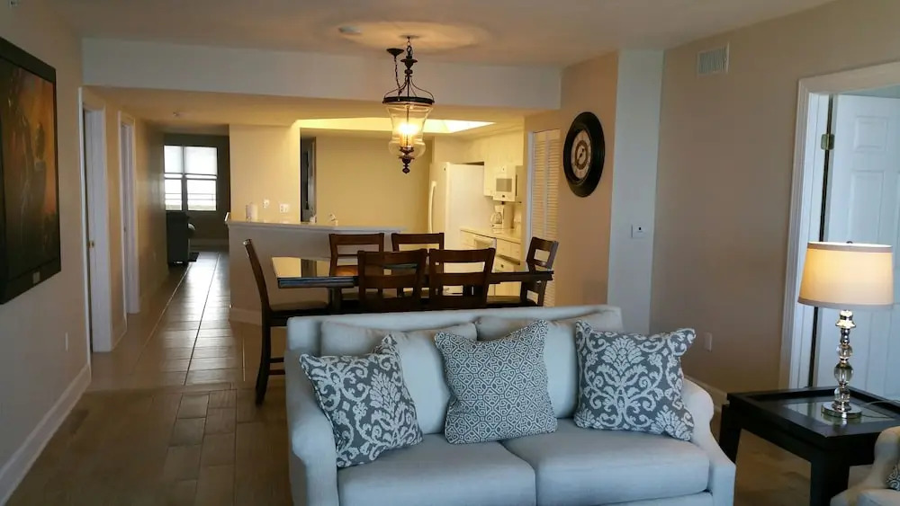 Dimucci TT 1903 3 Bedrooms 3 Bathrooms Condo