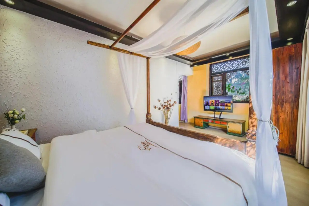 Langyue Hanfu Travel Theme Inn (Lijiang Ancient City Branch)