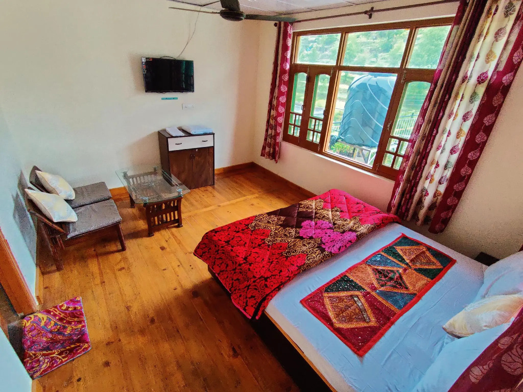 Hipostel Naddi (Mcleodganj-Dharamshala)