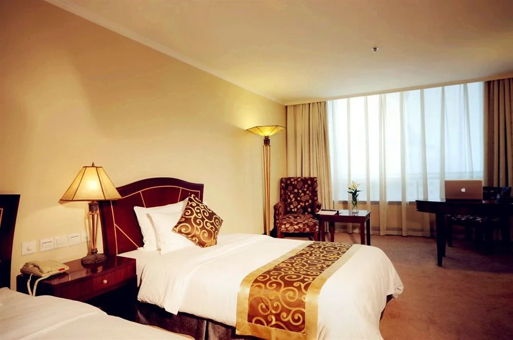 Universal House Grand Romance Hotel