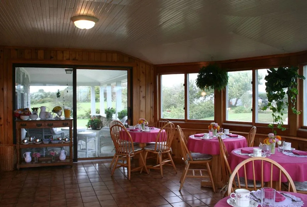 Rose Farm Inn