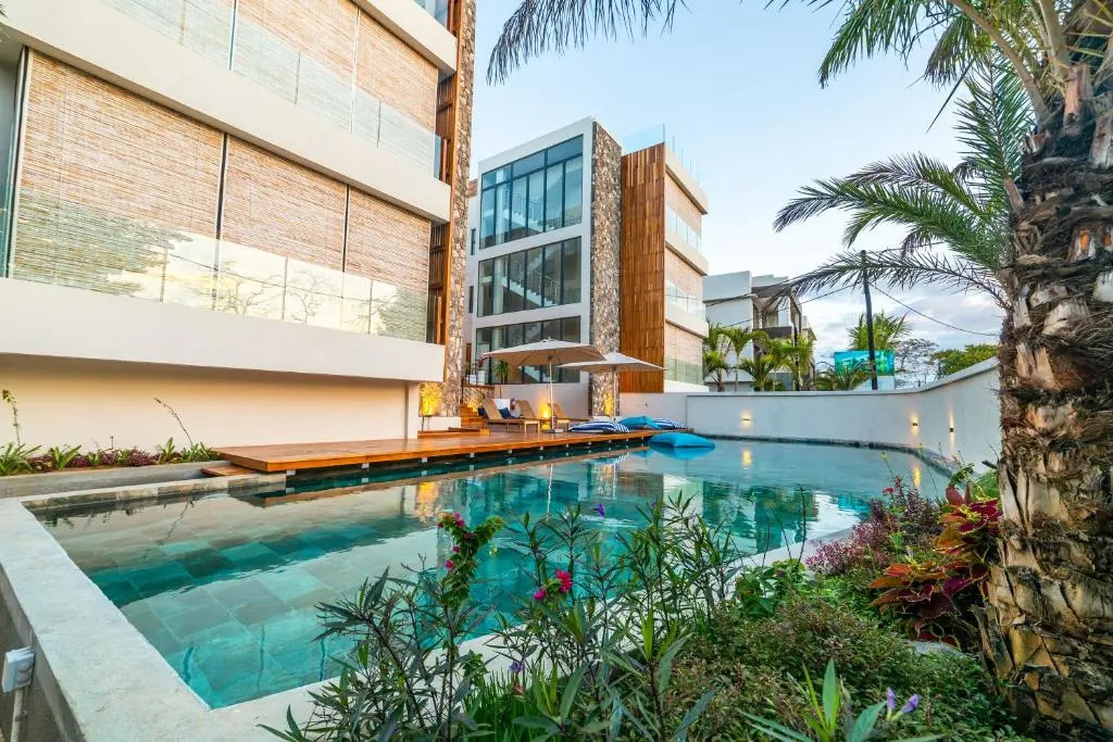 Penthouse 13 - One Bay Residence with private rooftop terrace and dip in pool