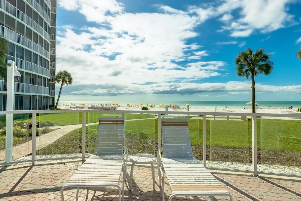 Crystal Sands & Seahorses Beach Villa