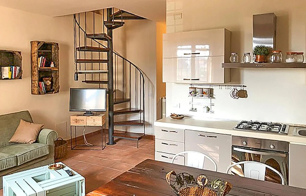 Awesome Apartment in Corsanico-bargecchia With Wifi, 2 Bedrooms and Outdoor Swimming Pool