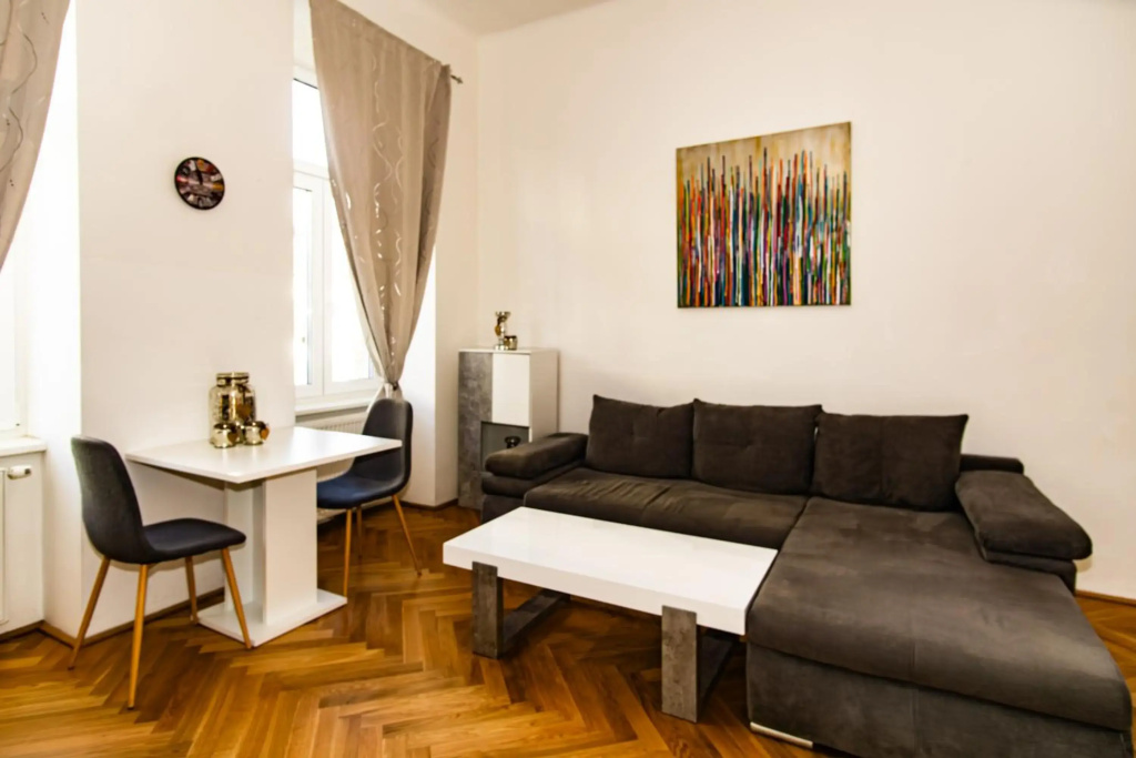 Raimond Apartment