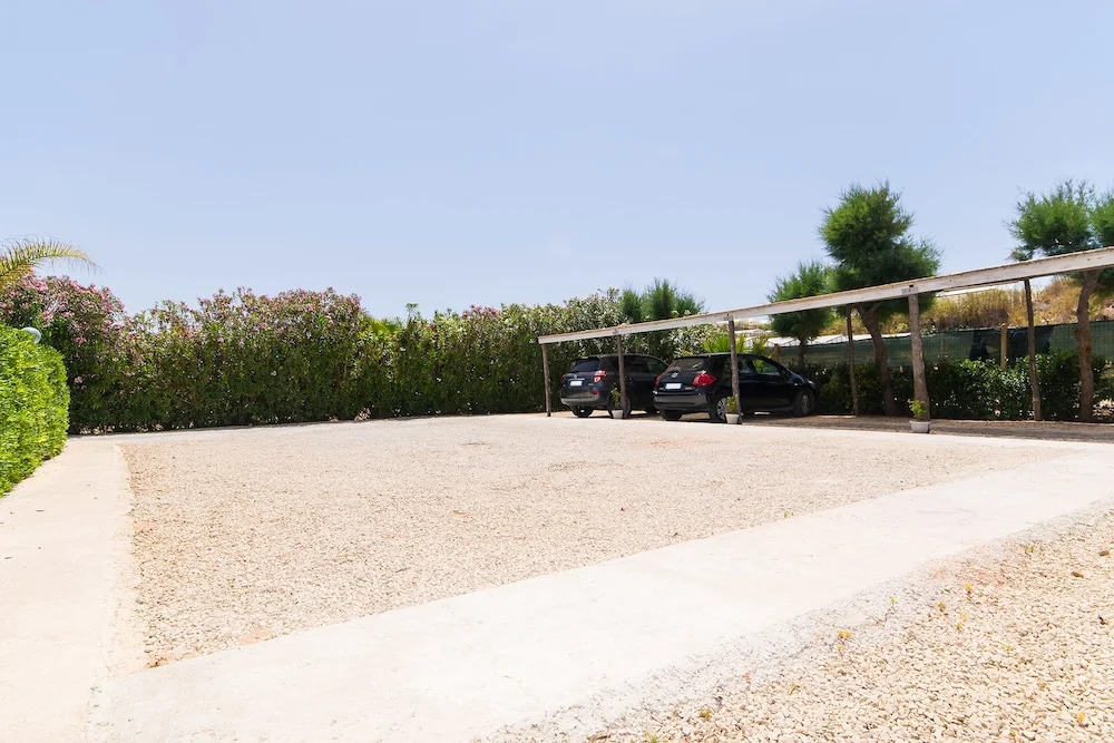 Villa Kamarina Land