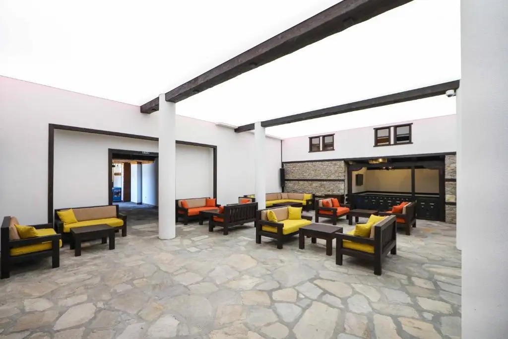 Hotel Leshten