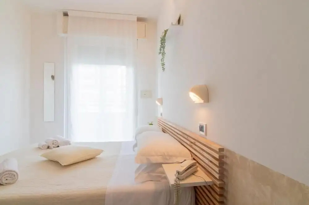 HOTEL JOHN