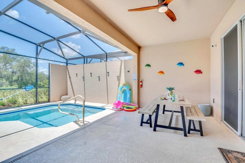Private Views & Theme Rooms, Perfect for Families!
