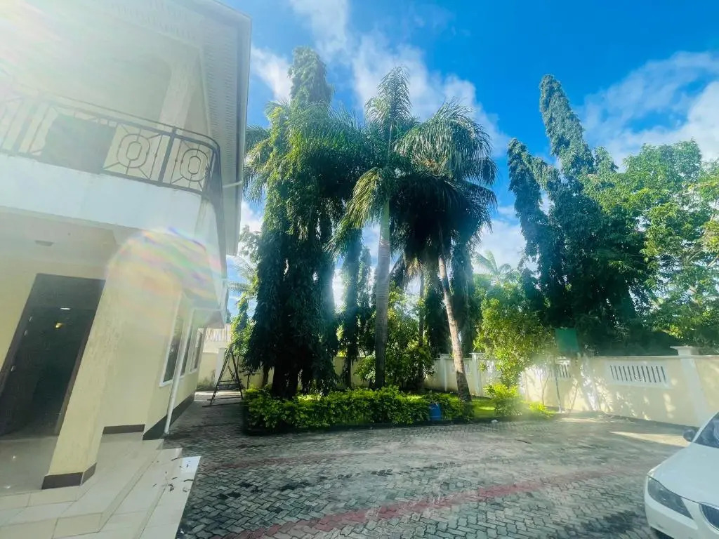 OM Apartment