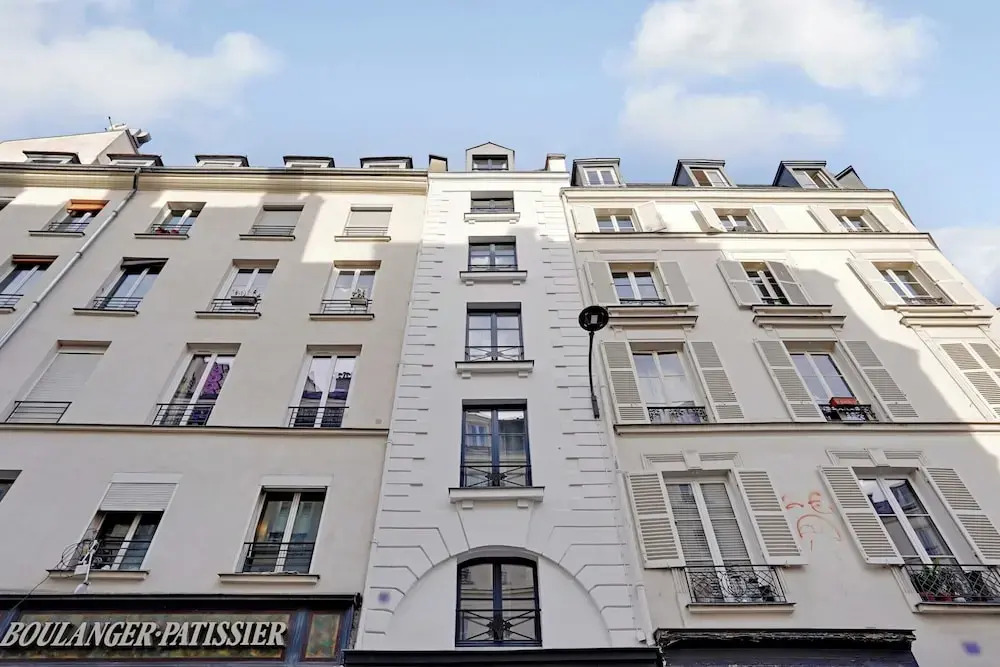 Chic Studio for 2 People - Republique