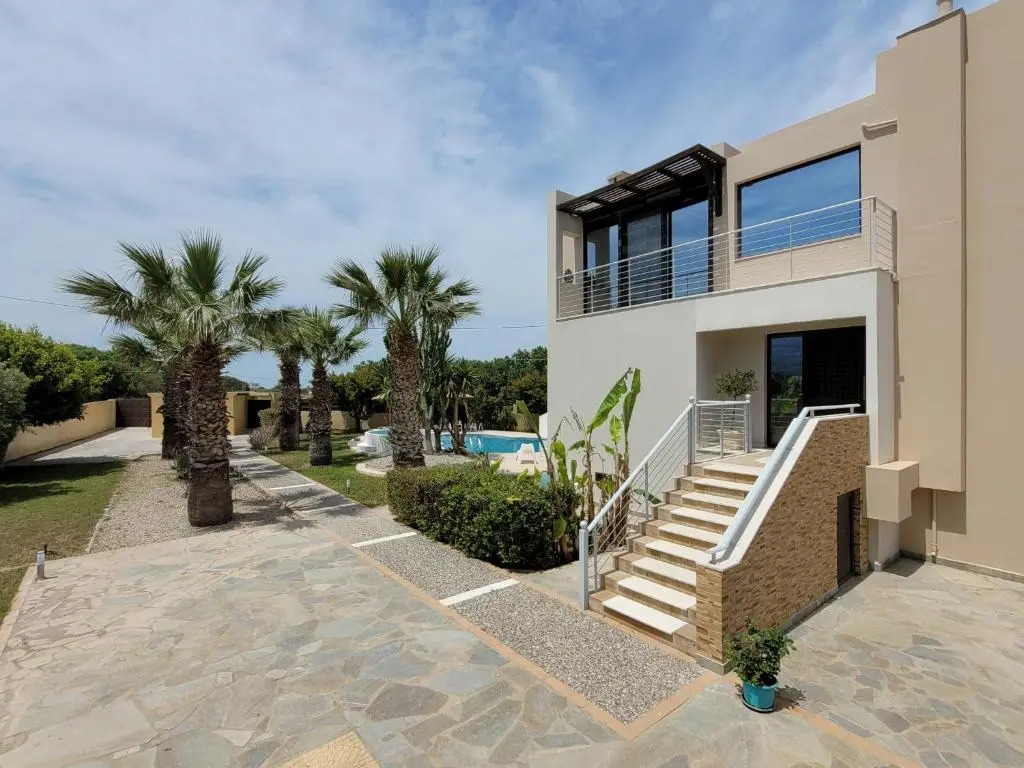 Luxury Xenos Villa 2 With 4 Bedrooms , Private Swimming Pool, Near The Sea