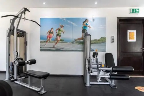 Luton Vacation Homes -Spacious Studio in Royal Oceanic, Dubai Marina