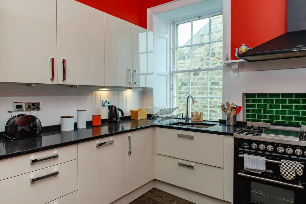 Stunning 4 Bedroom Central Edinburgh