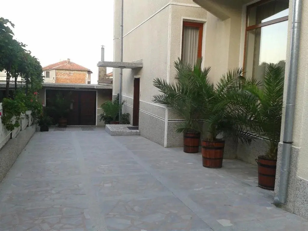 Chrystal Guest House