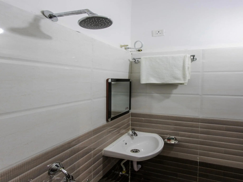 Hotel O Madhur Inn