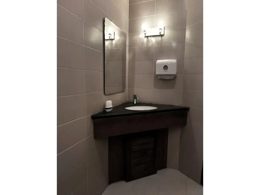 Hive Hostel - Adults Only