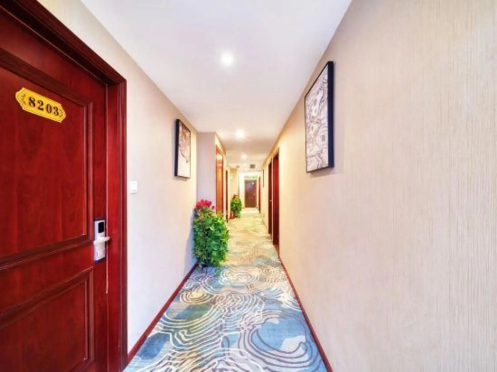 Puzhen Hotel