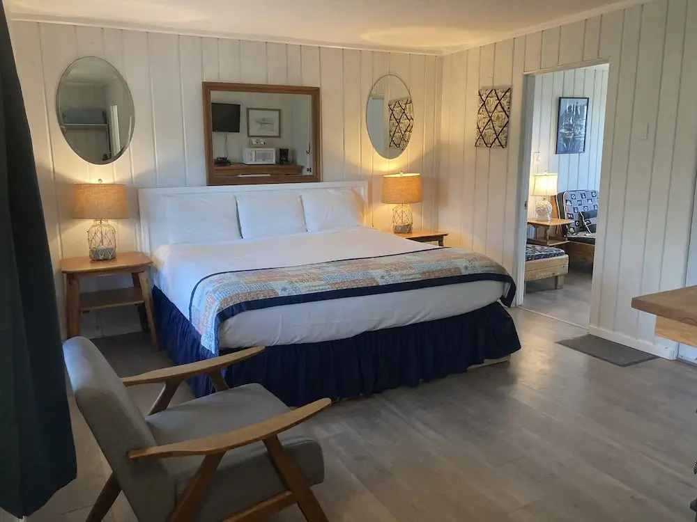 Tillicum Beach Motel - Formerly Deanes Oceanfront Lodge